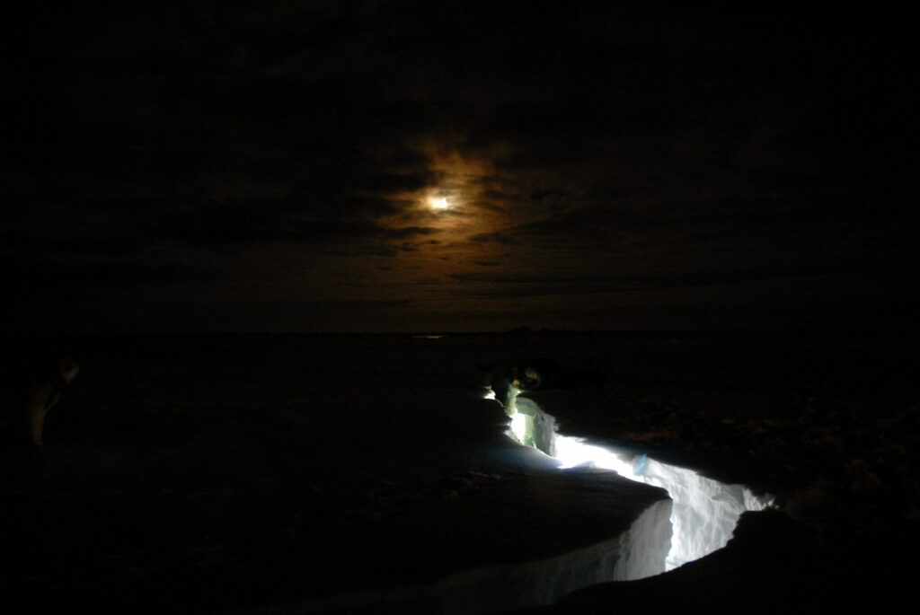 Œuvre d'Ellie Ga : Fissure dans la banquise la nuit