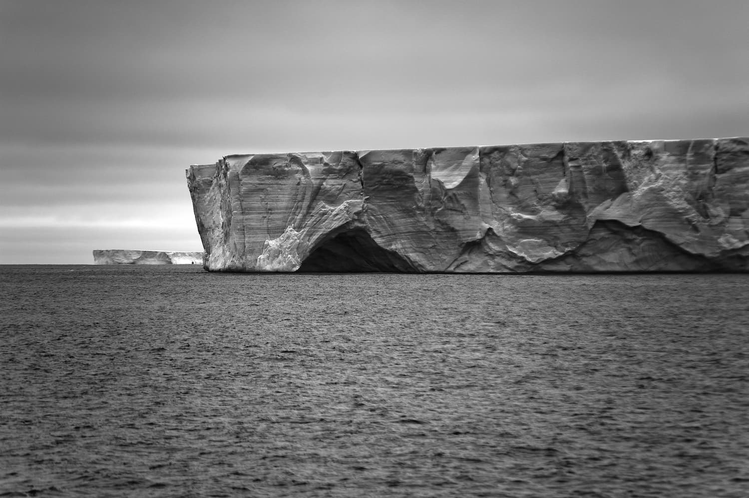 Œuvre de Vincent Hilaire : paysage en noir et blanc