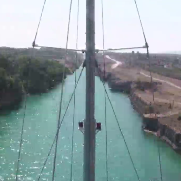 Passage du canal de corinthe