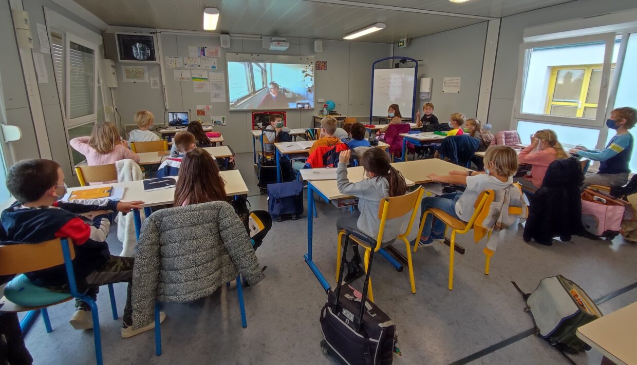 Visioconférence sur l'Antarctique pour une classe de CE1-CE2 à Plouharnel